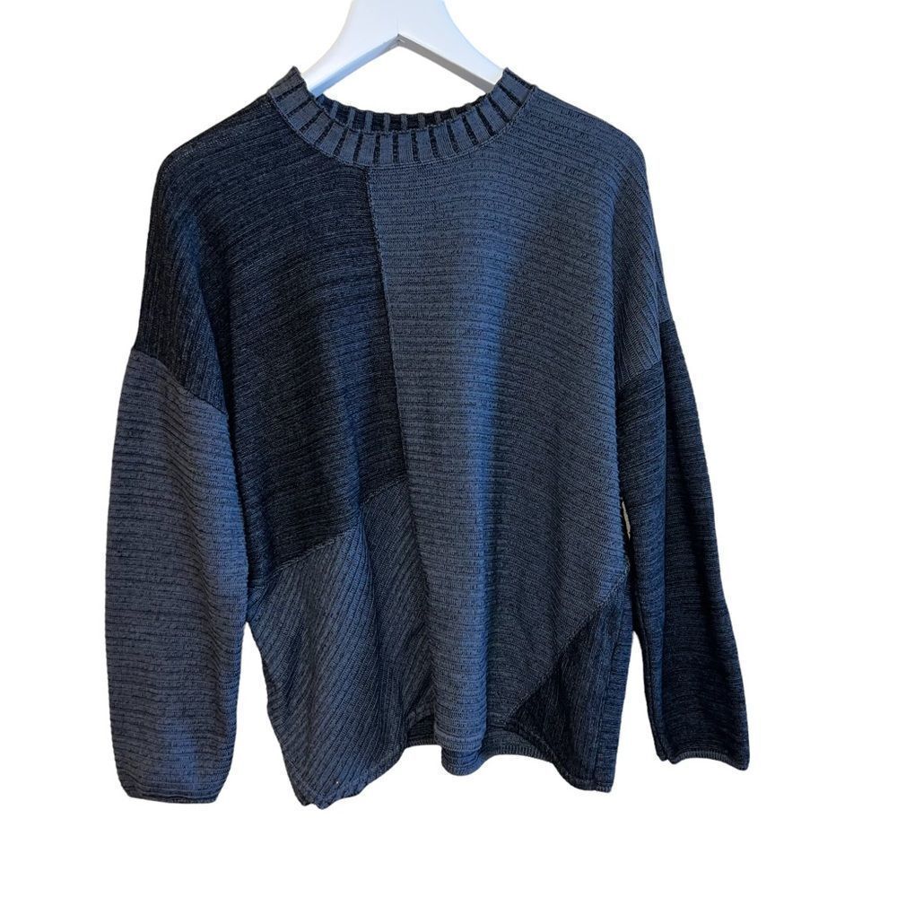 G9C United Knitwear New York.  Shades of gray. Large
